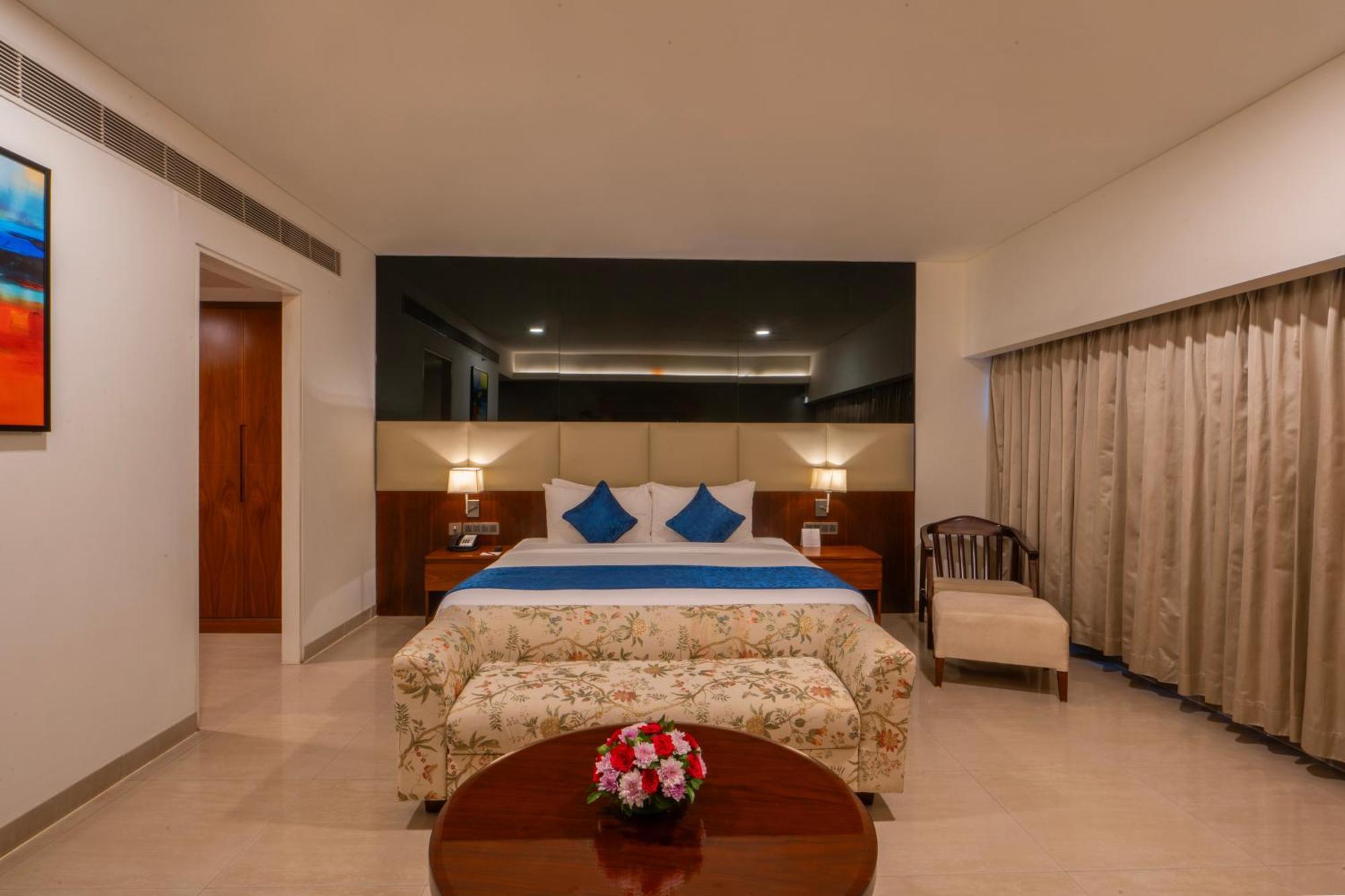 Отель The Raviz Calicut Экстерьер фото