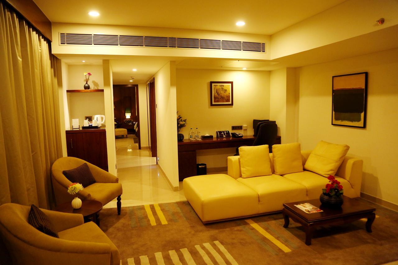 Отель The Raviz Calicut Экстерьер фото