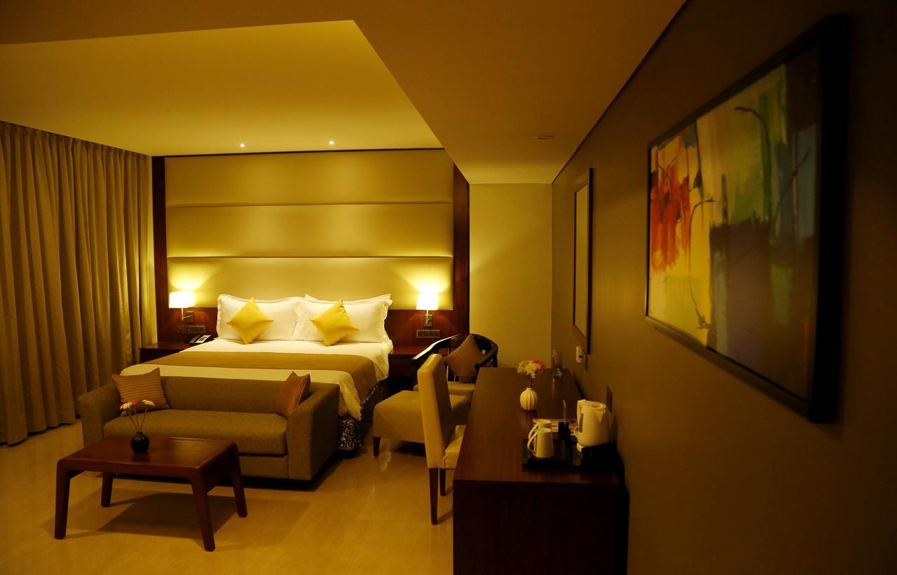 Отель The Raviz Calicut Экстерьер фото