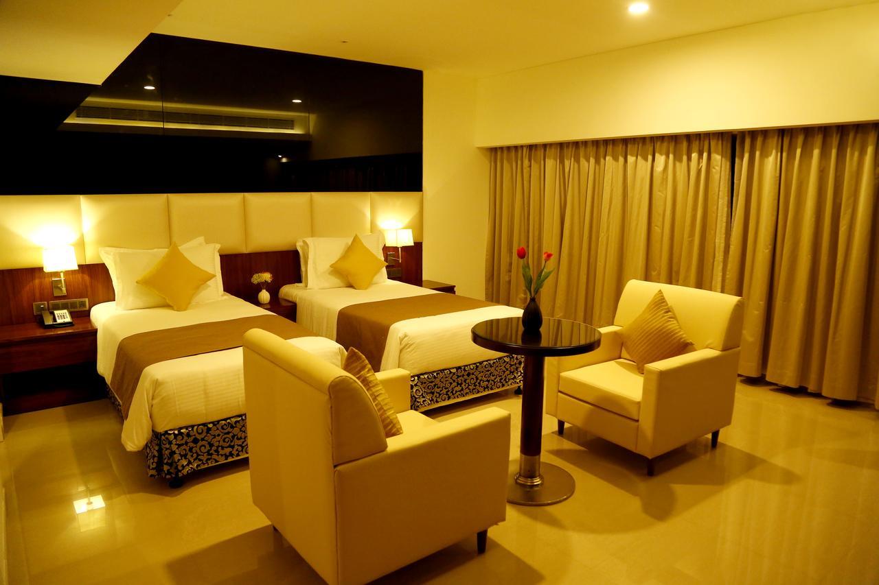 Отель The Raviz Calicut Экстерьер фото